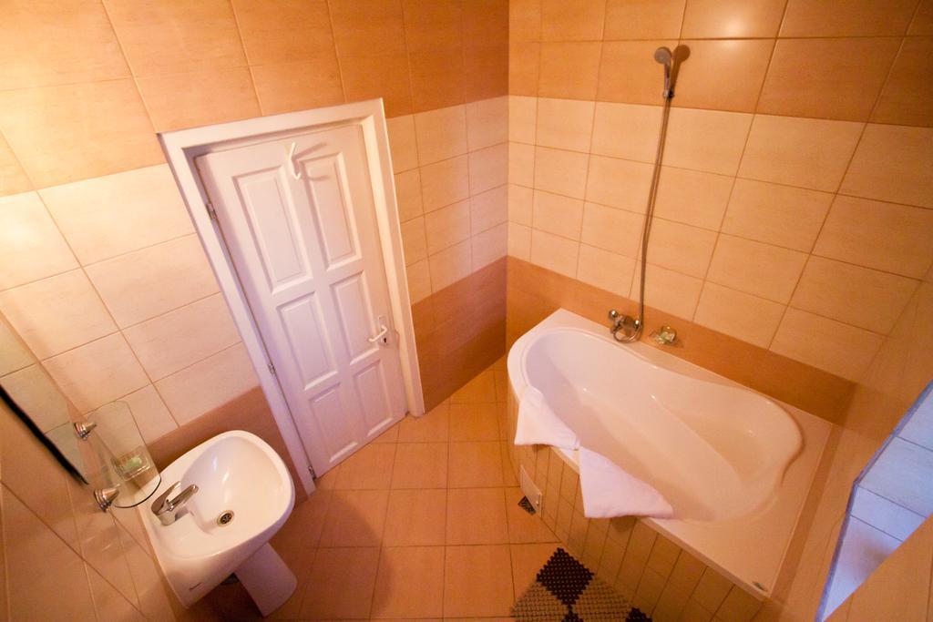 Filo Hotel Gyergyószentmiklós Kültér fotó